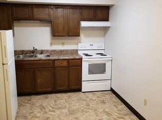 925 R Ave APT 301, Nevada, IA 50201