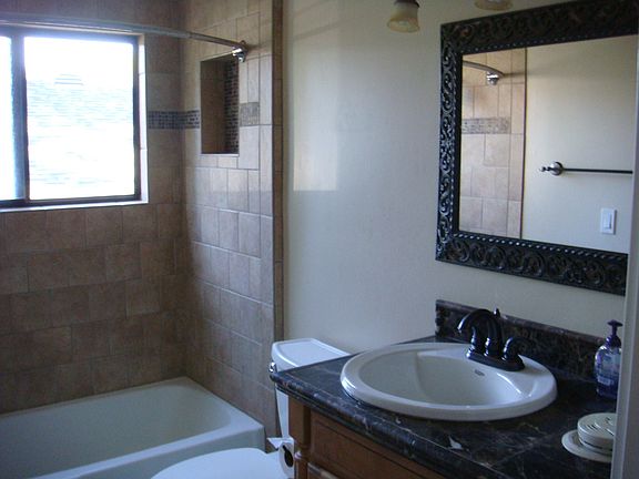 5th image of 1524 De La Vina St