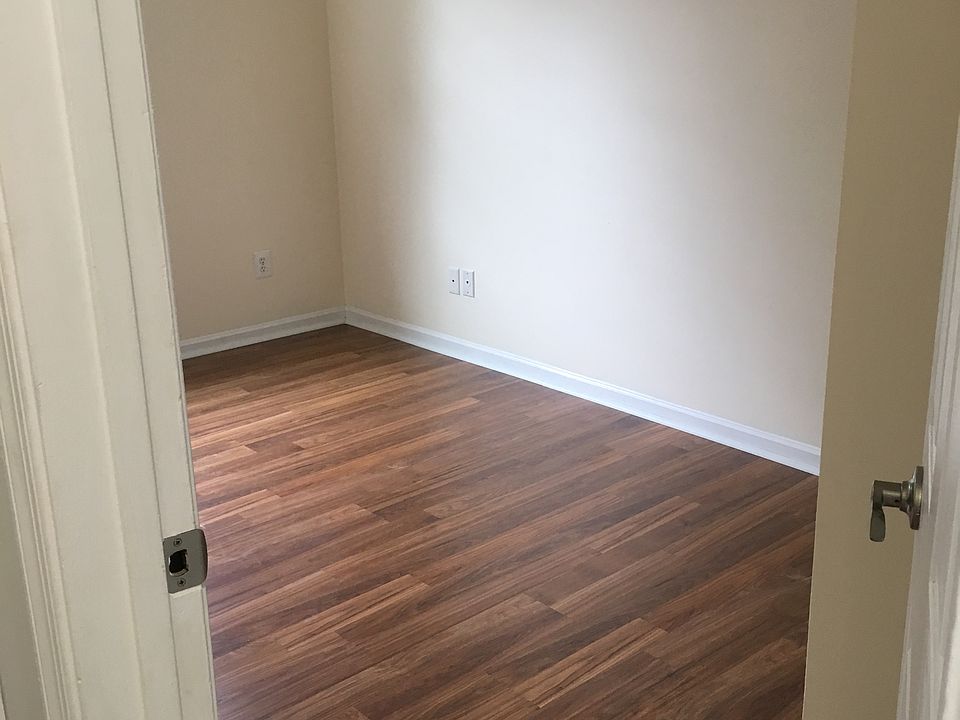 1st image of 12105 Greenway Ct APT 102