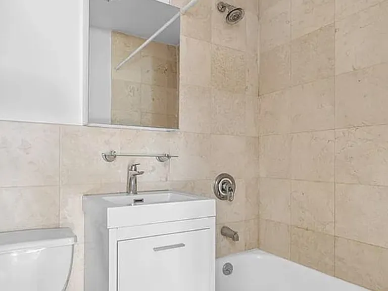 418 E 81st St #4B — Photo 6