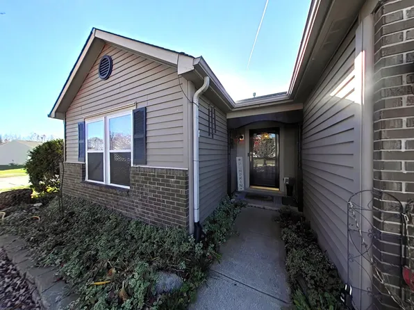 702 Edgewood Ct, Danville, IN 46122