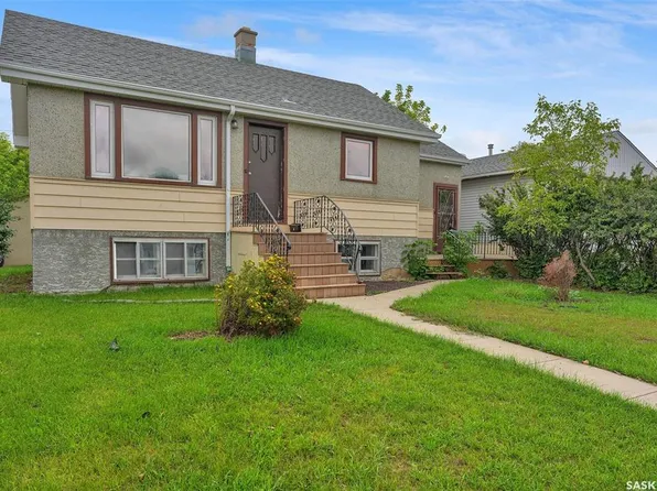 2046 Fleury STREET, Regina, SK S4N 2L9