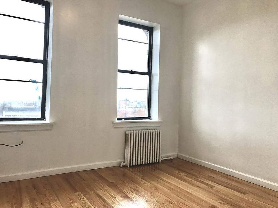 1st image of 154 Grand St APT 5