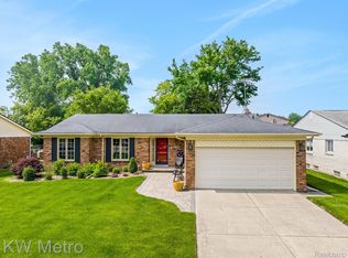 14220 Four Lakes Dr, Sterling Heights, MI 48313