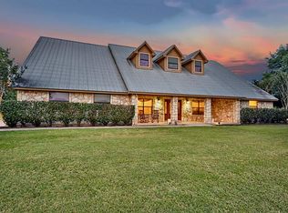 7600 Hummingbird Rd, Brenham, TX 77833