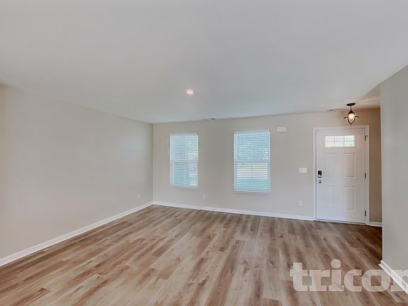 2nd image of 2412 Solomon Ln