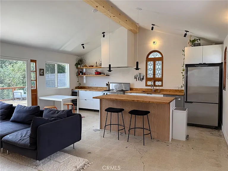 8515 Crescent Dr — Photo 6