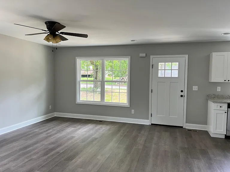 252 W Newton St — Photo 5