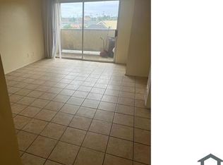 1330 E 10th St, Long Beach, CA 90813