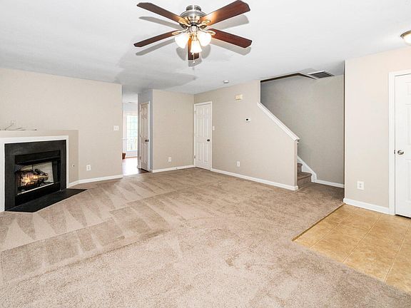 4th image of 216 Climbing Ivy Ct