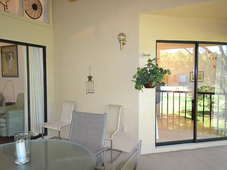 112 Lindsay Ln — Photo 44