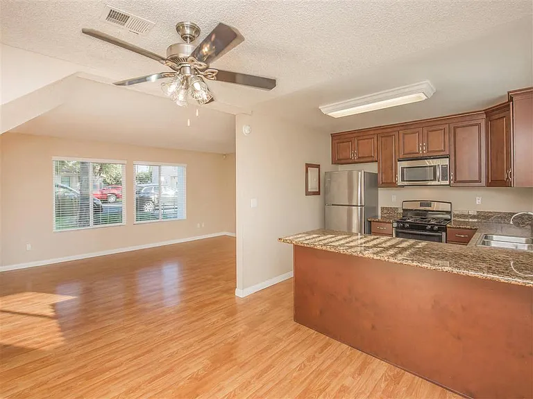 La Veta Grand Apartments — Photo 38