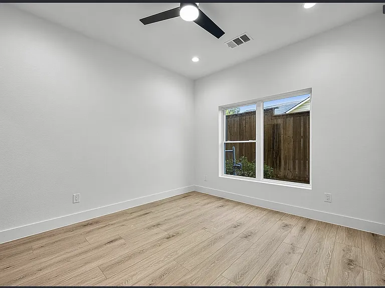 2203 Hondo Ave #203 — Photo 15
