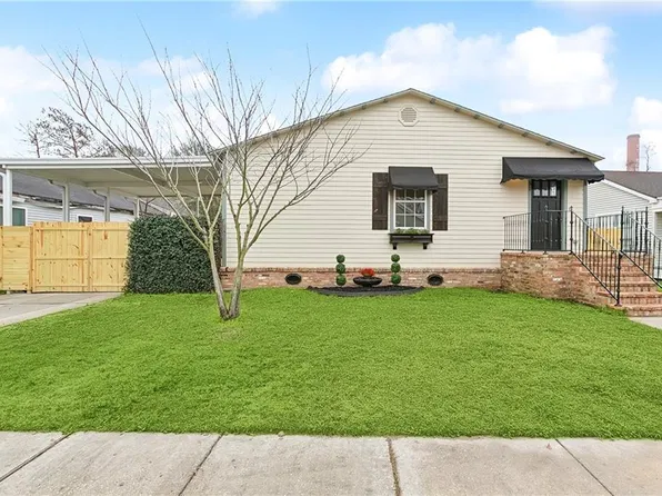 31 Gibbs Dr, Chalmette, LA 70043