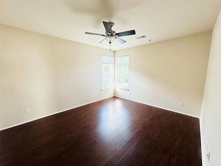 245 Verano Dr — Photo 7