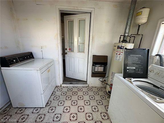 5th image of 409 East St