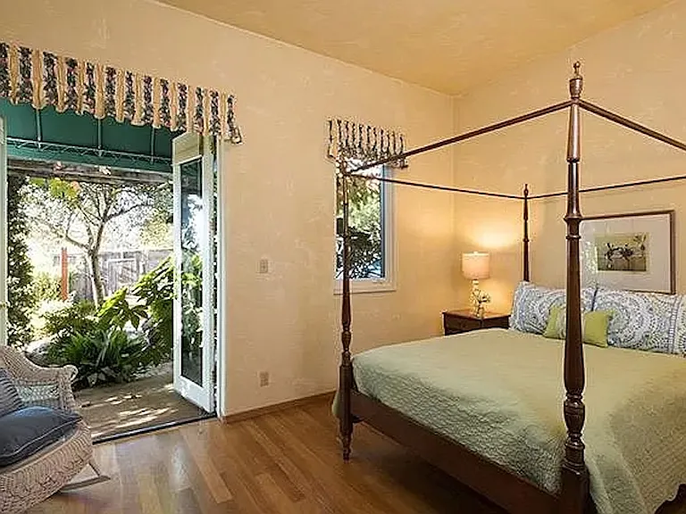 7131 Silverado Trl — Photo 20