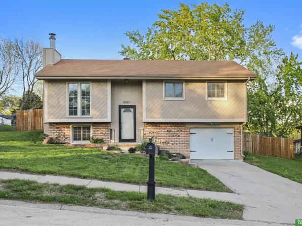 8807 S 143rd St, Omaha, NE 68138