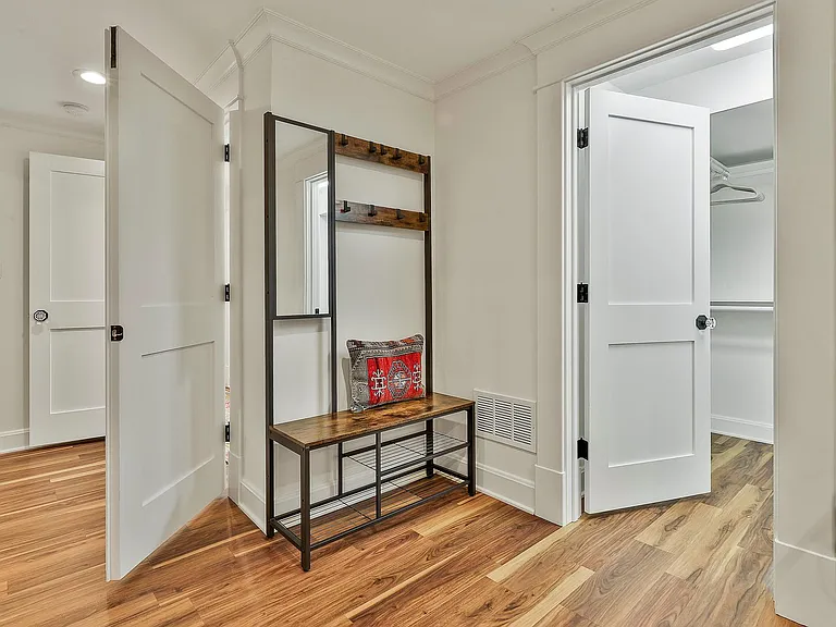 410 Thornton Lane — Photo 21