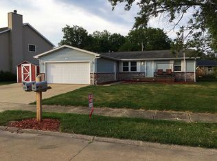 1080 Pinecrest Dr, Farmer City, IL 61866