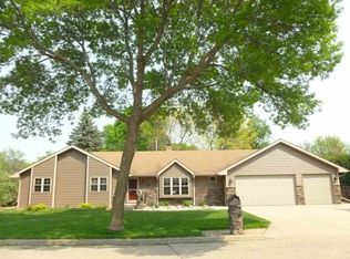 32 Pheasant Ct, Appleton, WI 54915