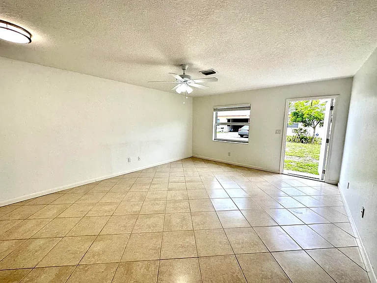 10134 Plant Dr — Photo 5