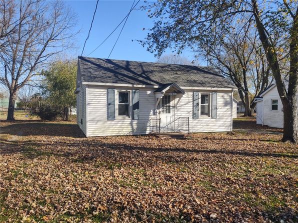 Sullivan IL Real Estate - Sullivan IL Homes For Sale | Zillow