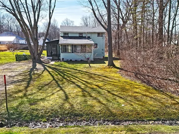 89 Middle Ln, Angola, NY 14006