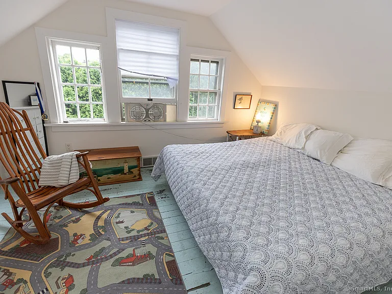 17 Agawam Ave — Photo 29