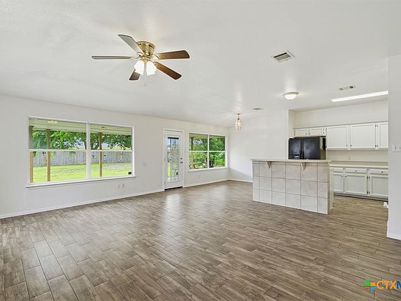 3rd image of 1005 Rolling Ridge Dr