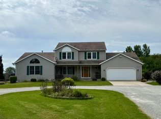 577 12th Rd, Bourbon, IN 46504