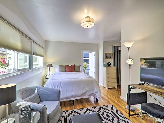 5th image of 883 Middle Ave #2