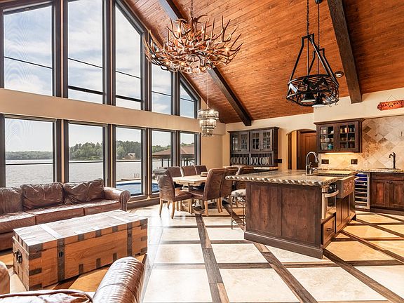 2nd image of 129 Lake Shore Dr