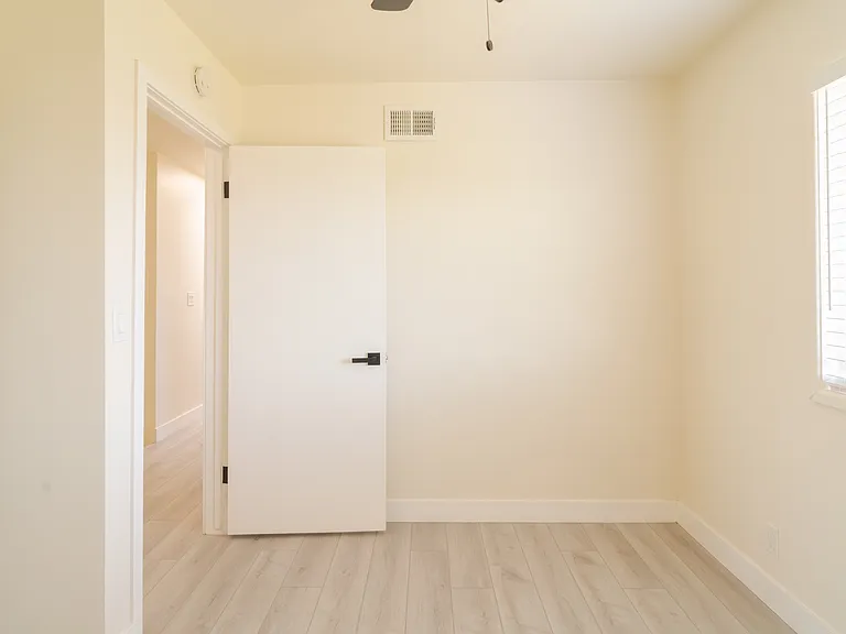 5115-21 Remington Road - 5117 — Photo 17