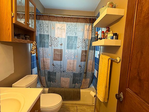 5th image of 1221 Ann St