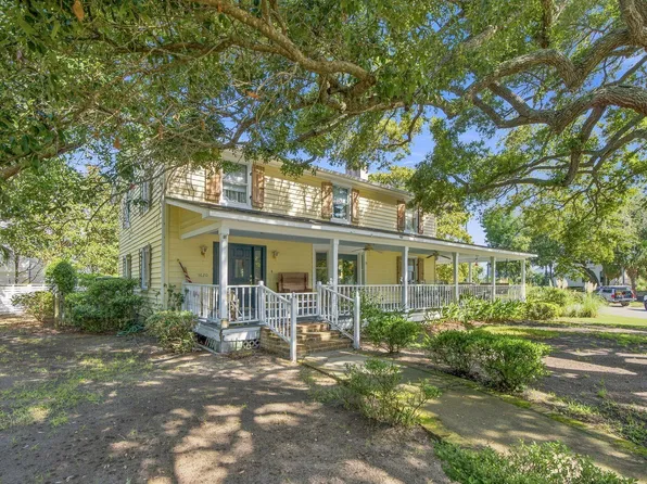1620 Poe Ave, Sullivans Island, SC 29482