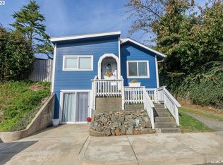 956 Date Ave, Coos Bay, OR