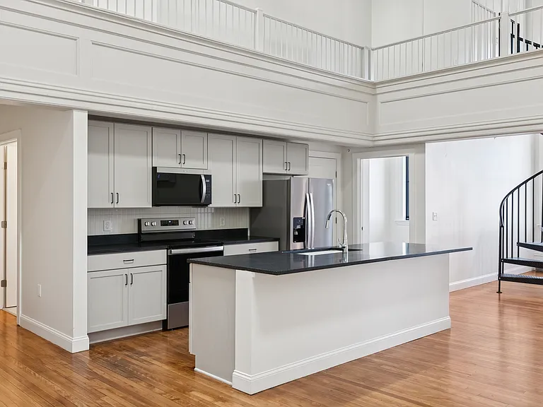 129 Main St #302 — Photo 5