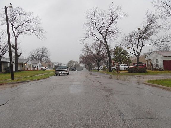 5th image of 1002 Birch Dr