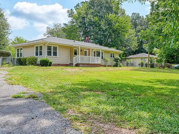 3rd image of 113 Merle Dr
