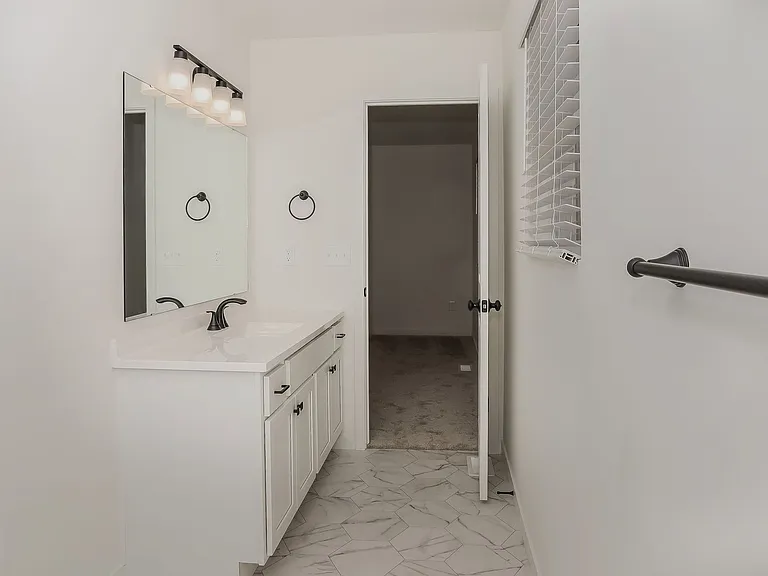 366 N Sherman St — Photo 10