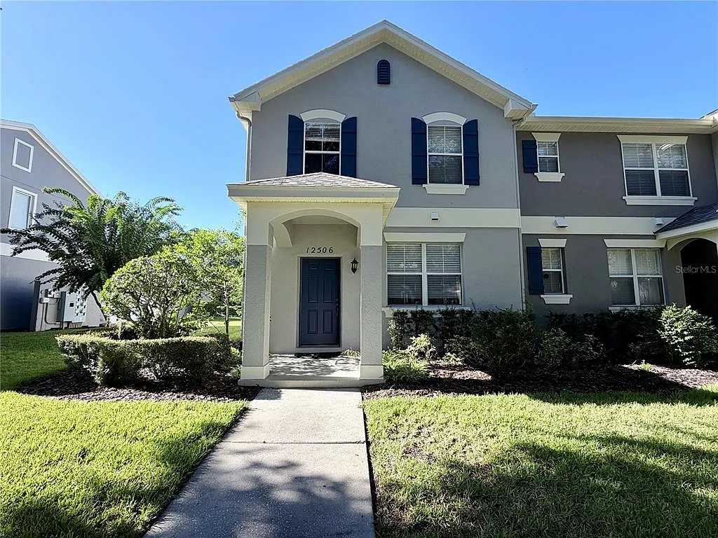 3 bed, 2.5 bath, 1429 sqft, $2,475 — Photo 1