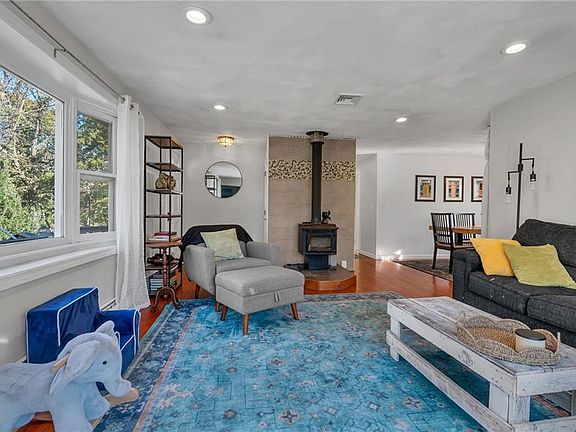 5th image of 604 Boyds Ln