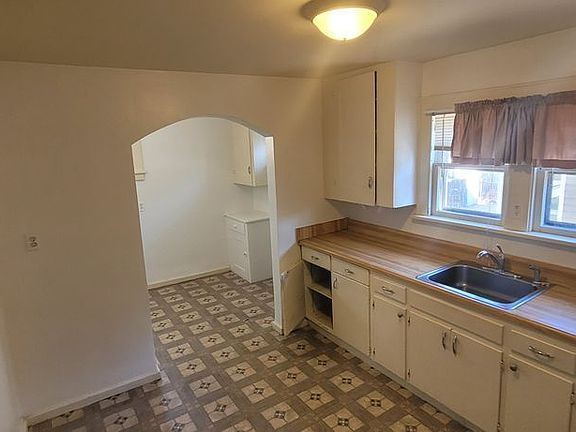 5th image of 707 Roselle Ave