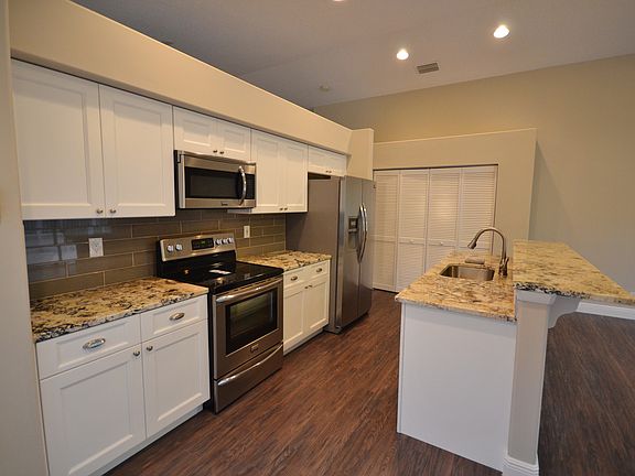 3rd image of 5636 Muirfield Village Cir