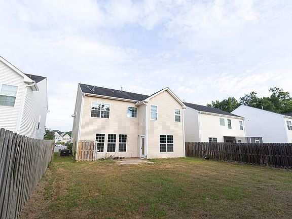 5th image of 984 Augustine Ct