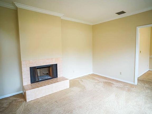 4th image of 608 Longmeadow Cir