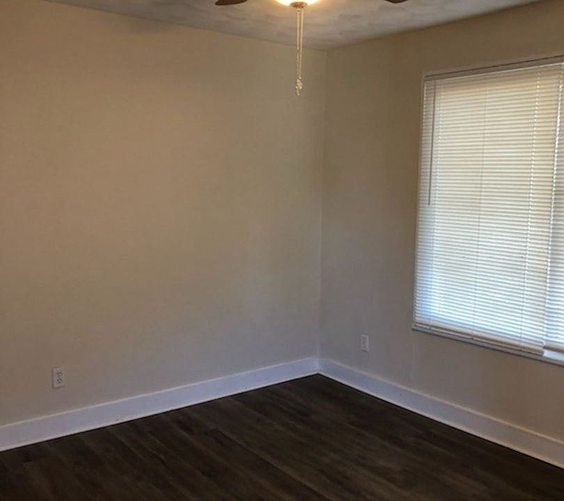 1st image of 325 Woodview Ave
