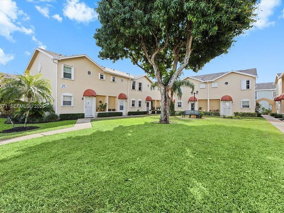 1st image of 307 Waterside Dr
