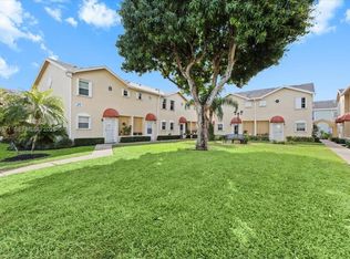 307 Waterside Dr, Hypoluxo, FL 33462